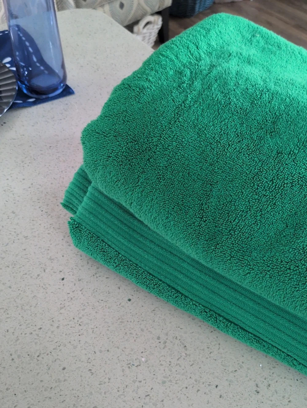 KATE SPADE Large Green Bath Towels - Qty 2 New 100%cotton